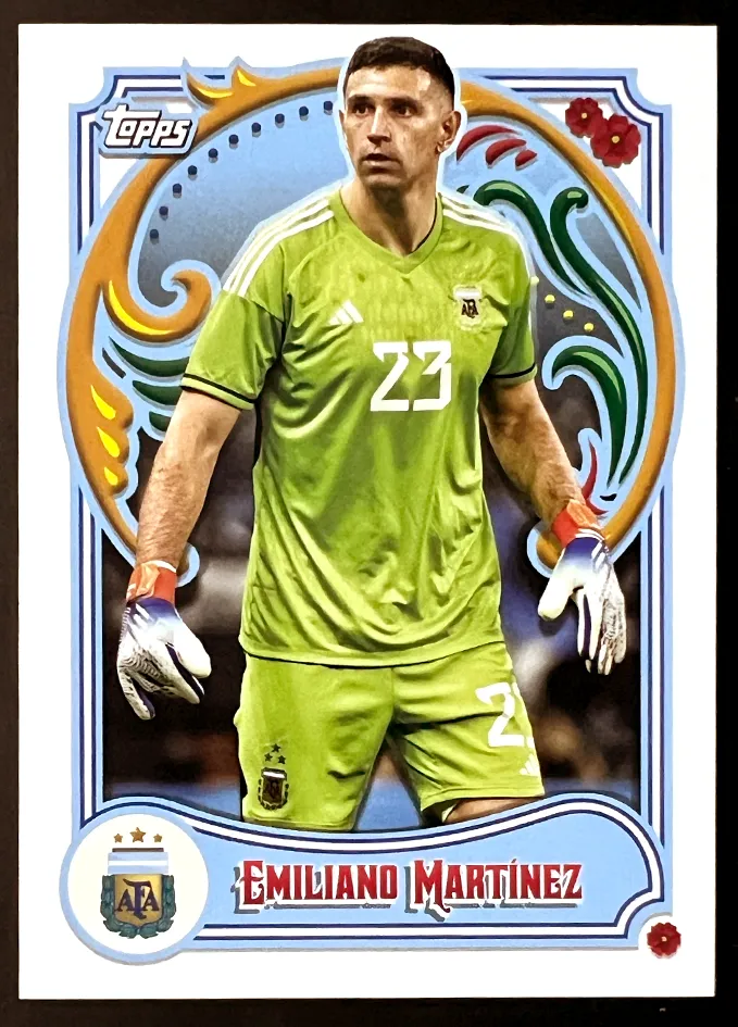 Emiliano Martinez – Argentina – Base – First Team – #1 – Argento